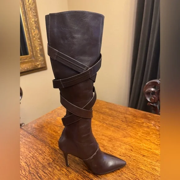 Manolo Blahnik Brown Leather - Picture 1 of 5